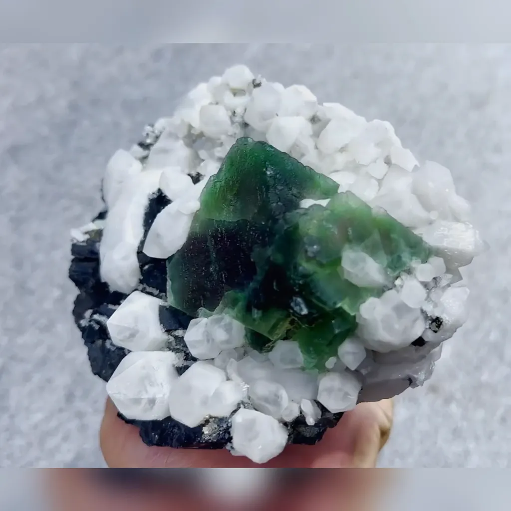 Natural Green Fluorite and Quartz Symbiosis comes from Inner Mongolia,China 140*120*60MM - image 3