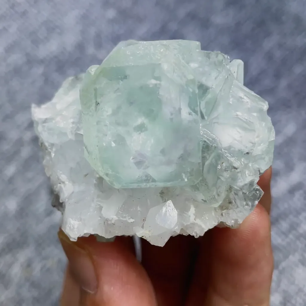 Natural Green Fluorite and Quartz Symbiosis comes from Xianghualing,Hunan 50*40*30MM - image 3