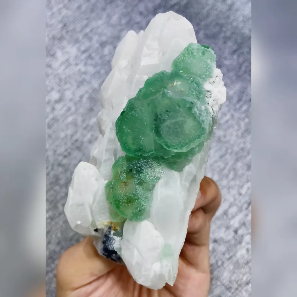 Natural Green Fluorite and Quartz Symbiosis comes from Xianghualing,Hunan 70*115*35MM - image 3