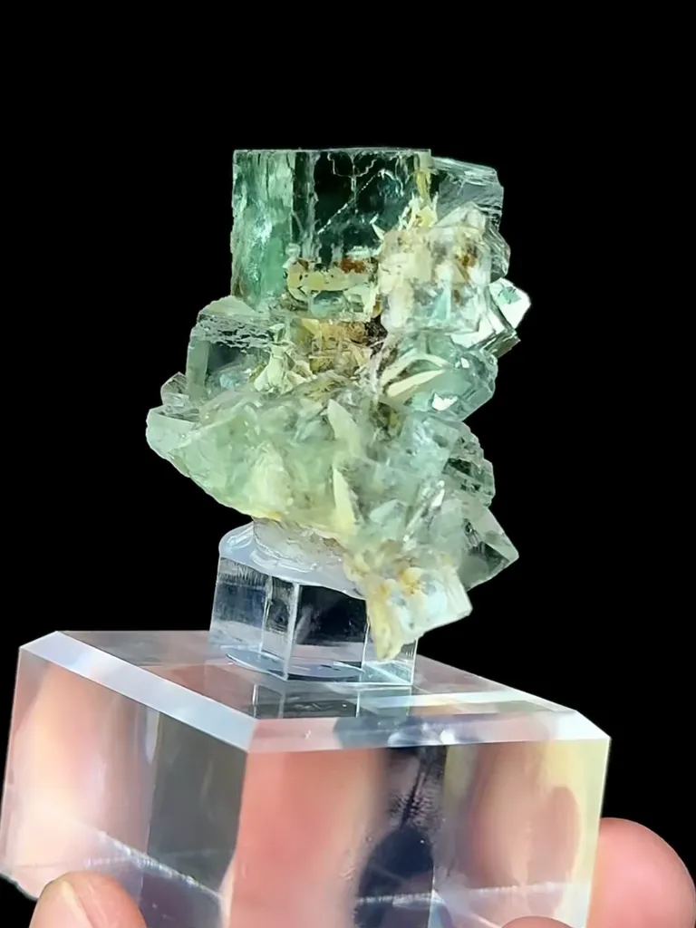 Natural Green Fluorite comes from Xianghualing, Hunan 30*25*40 MM - image 2