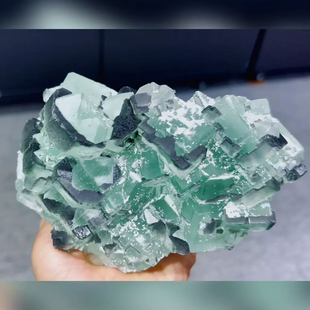 Natural Green Fluorite comes from Xianghualing,Hunan 150*100*60MM image