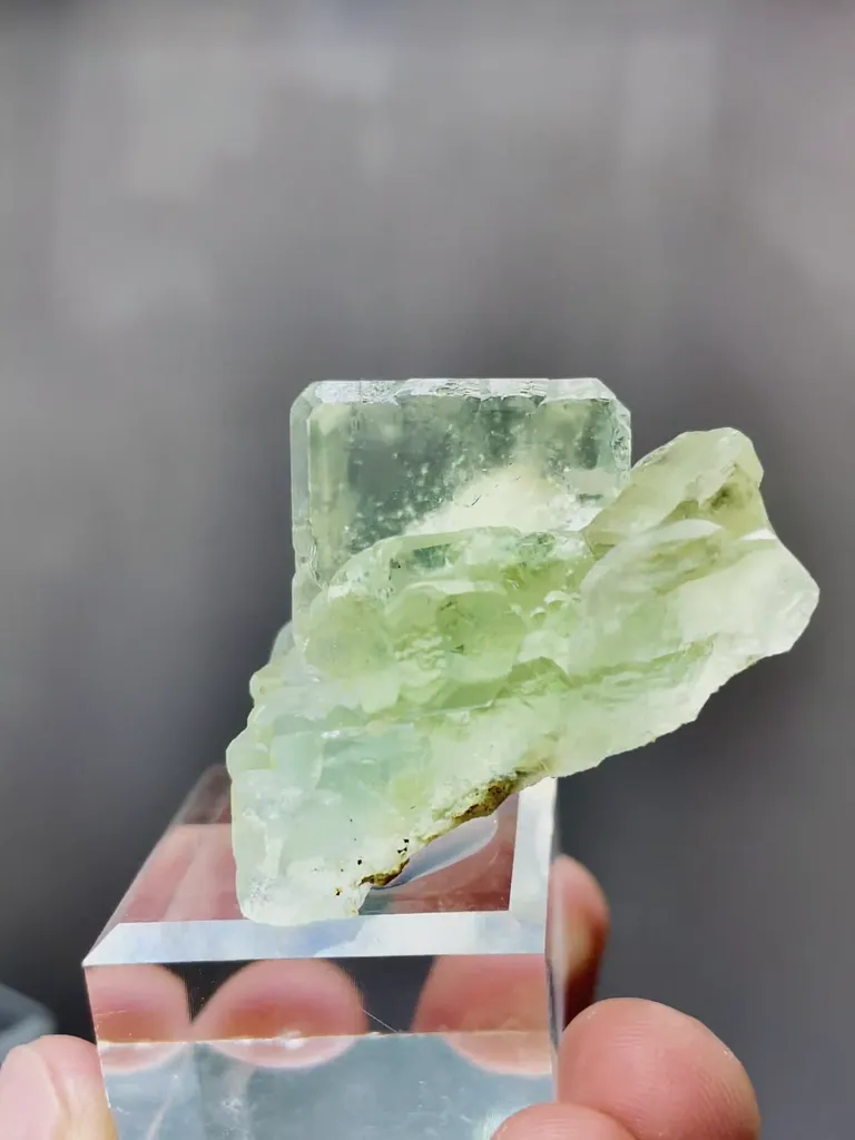 Natural Green Fluorite comes from Xianghualing,Hunan 30*30*25MM - image 3