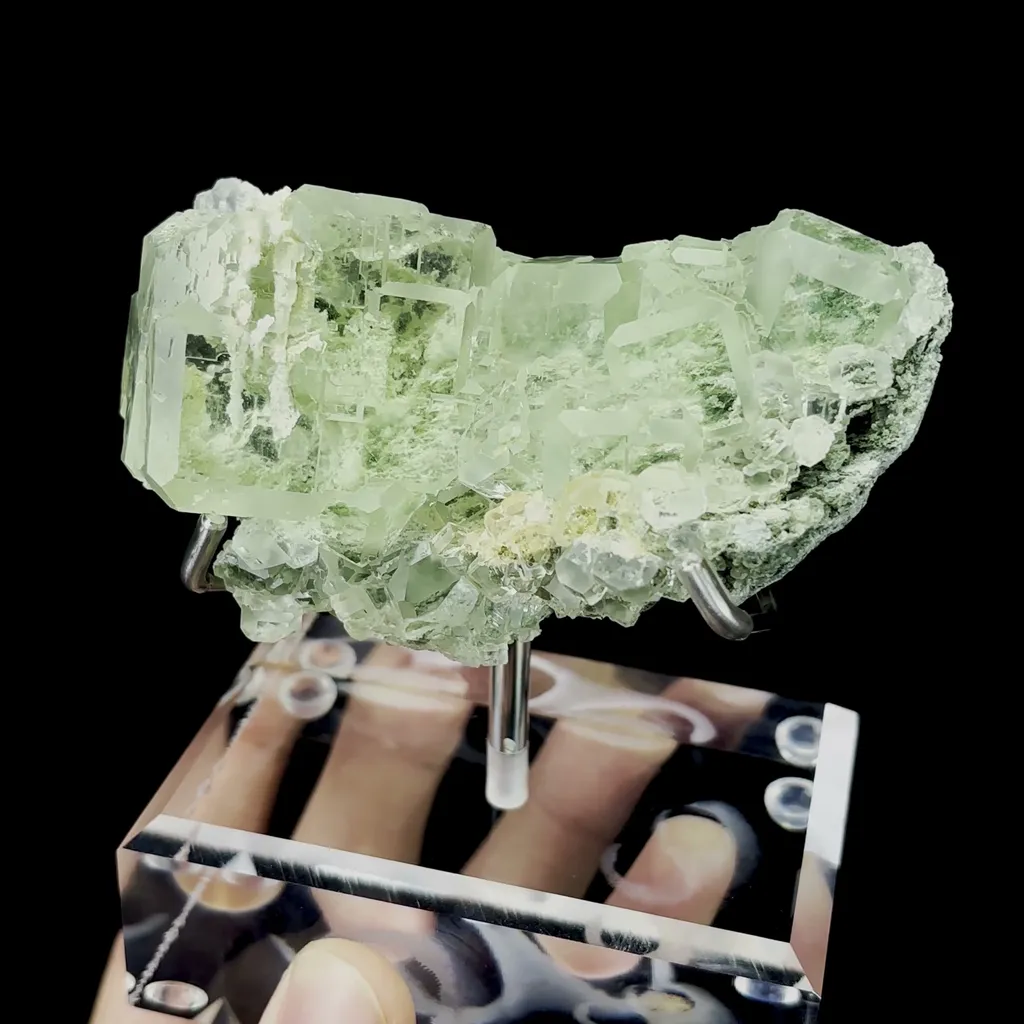 Natural Green Fluorite Mineral Specimen,High Quality Specimen,XIANGHUALING,HUNAN,CHINA(95*51*38mm) - image 4