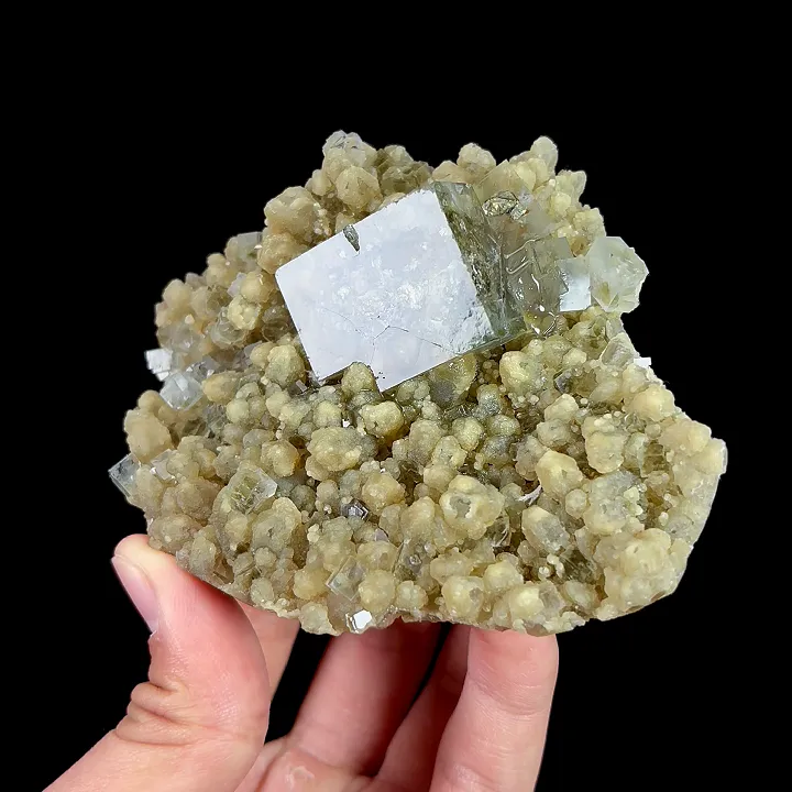 Natural Green Fluorite with Mica and Quartz, Mineral Specimen:Yaogangxian,Hunan (100*90*40MM) - image 4