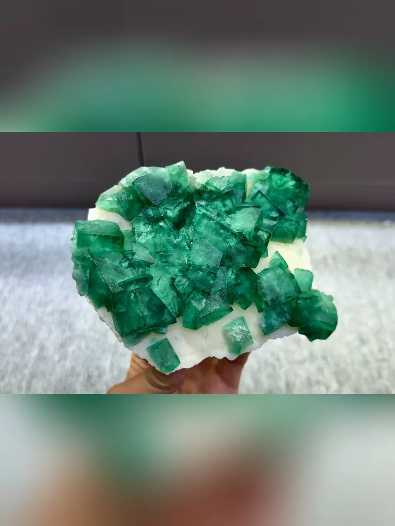 Natural Green Madagascar Luminous Fluorite comes from Madagascar 130*100*50MM - image 2