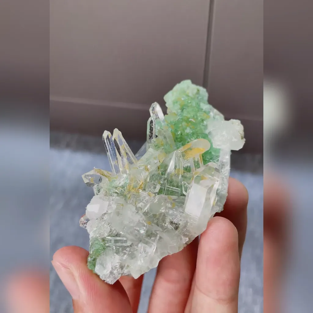 Natural Green Octahedral Fluorite and Quartz Cluster Symbiosis comes from Fujian,China 40*90*25MM - image 3