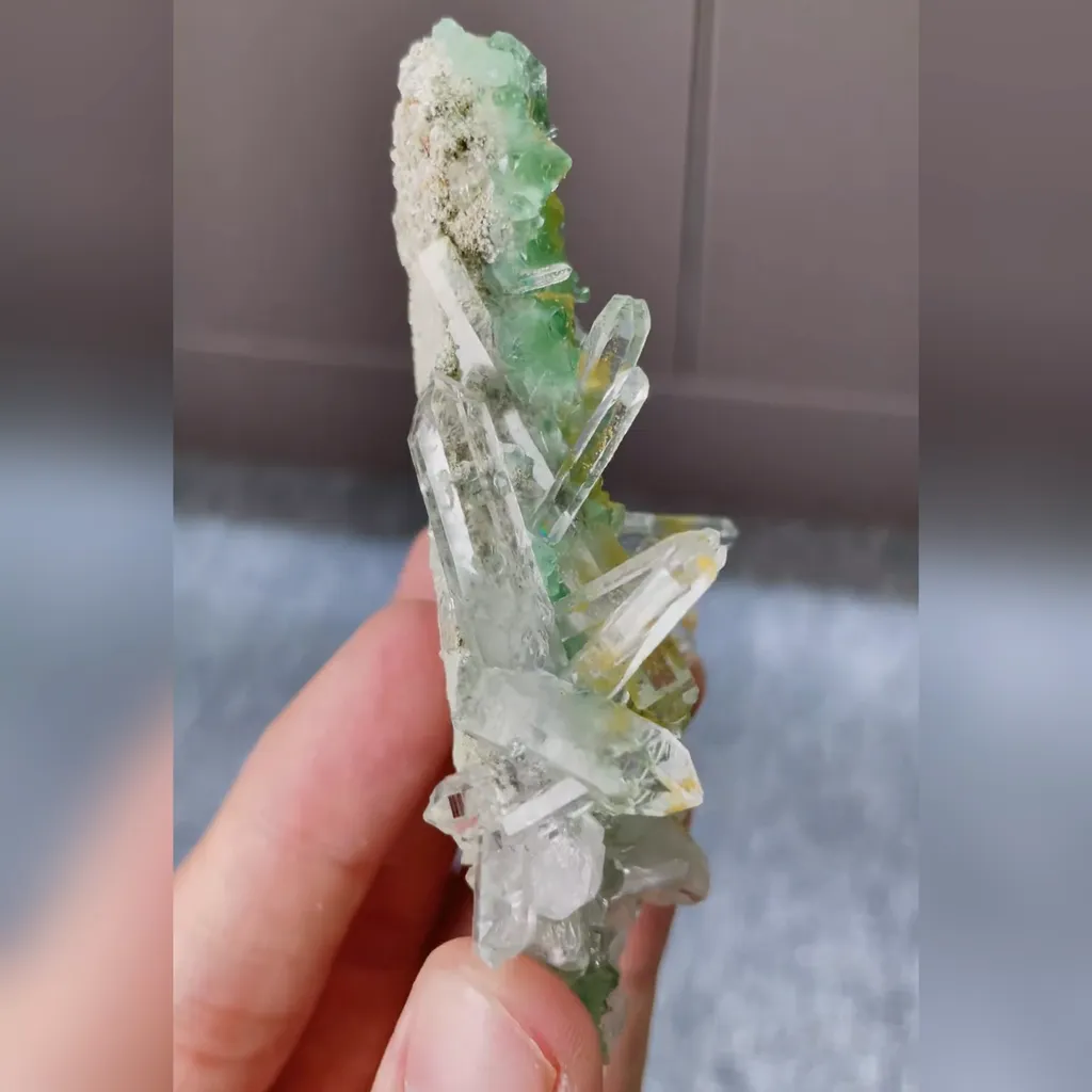 Natural Green Octahedral Fluorite and Quartz Cluster Symbiosis comes from Fujian,China 40*90*25MM - image 4