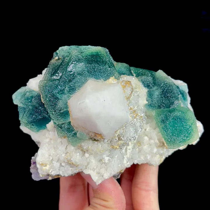 Natural Green Octahedral Fluorite and Quartz, Mineral Specimen: Inner Mongolia,China (115*85*75MM) image