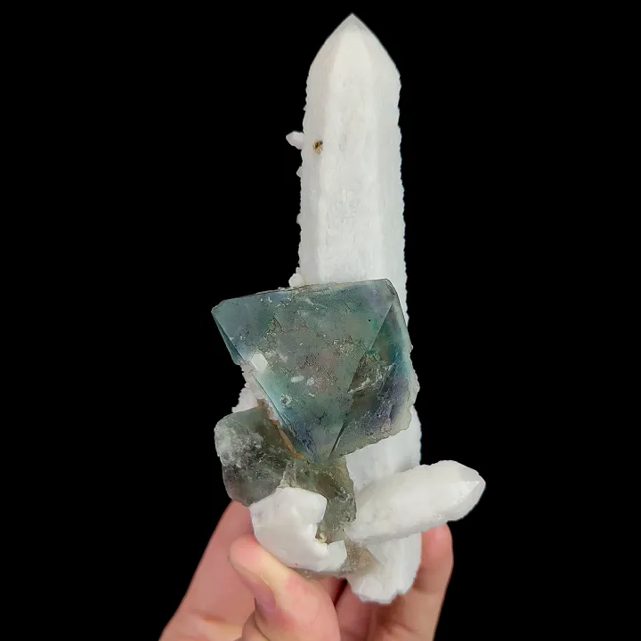 Natural Green Octahedral Fluorite and Quartz, Mineral Specimen: Inner Mongolia,China (60*40*130MM) image