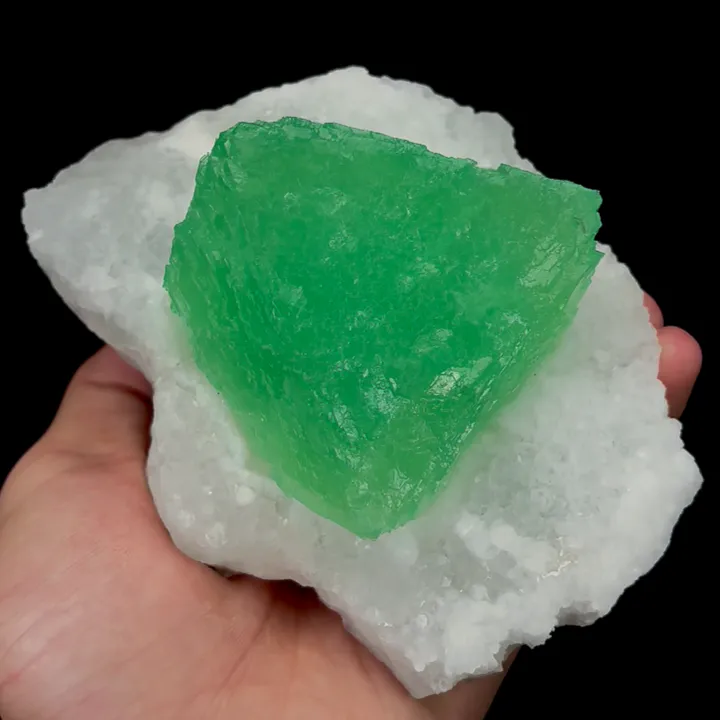 Natural Green Octahedral Fluorite and Quartz, Mineral Specimen:Zhejiang,China (140*100*70MM) - image 4