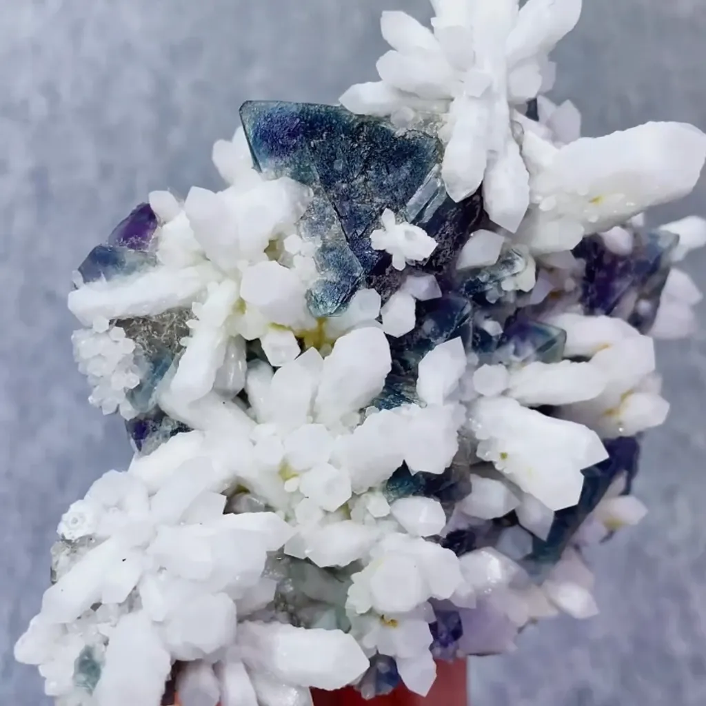 Natural Green Octahedral Fluorite and Quartz Symbiosis comes from Inner Mongolia,China 115*100*55MM - image 4