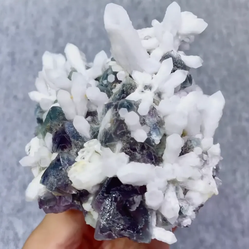 Natural Green Octahedral Fluorite and Quartz Symbiosis comes from Inner Mongolia,China 115*100*55MM - image 3