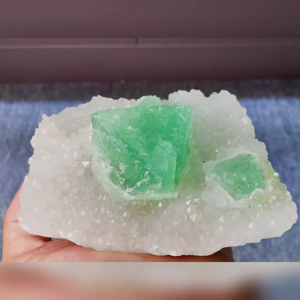 Natural Green Octahedral Fluorite and Quartz Symbiosis comes from Zhejiang,China 110*85*45MM - image 2