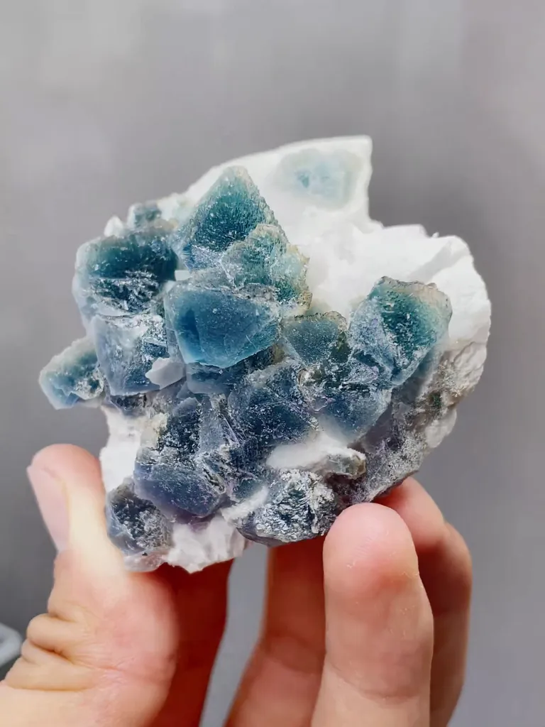 Natural Green Octahedral Fluorite comes from Inner Mongolia,,China 60*35*55MM - image 3