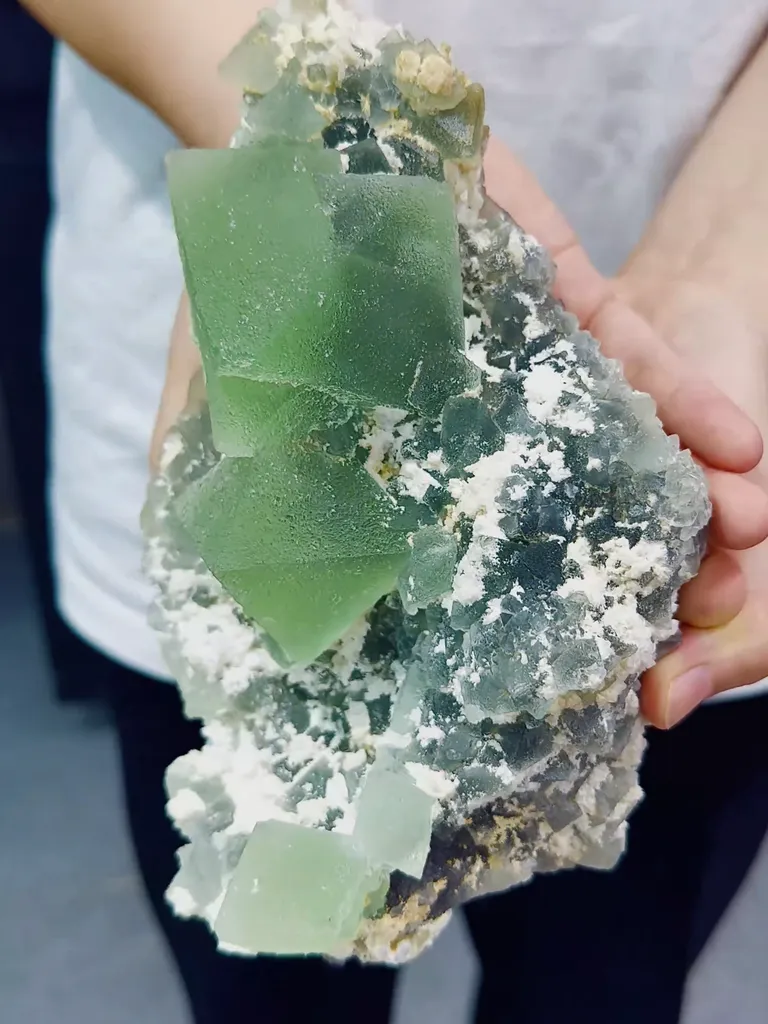 Natural Green Octahedral Fluorite comes from Xianghualing,Hunan 180*130*90MM - image 3