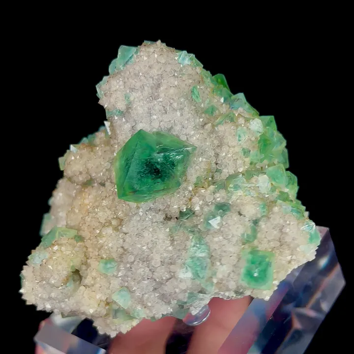 Natural Green Octahedral Fluorite, Mineral Specimen: Inner Mongolia,China (90*85*55MM) image