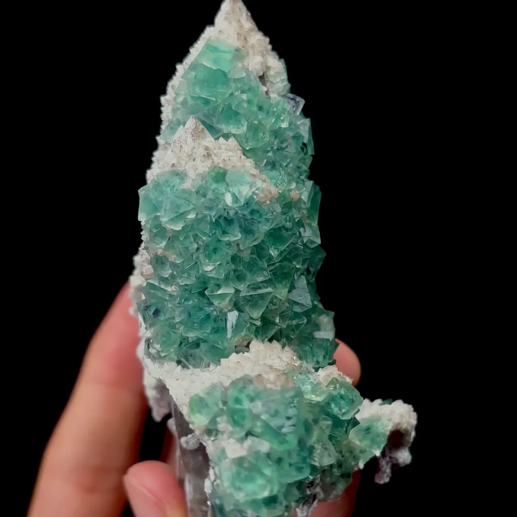 Natural Green Octahedral Fluorite Mineral Specimen,High Quality Specimen,HUANGGANG LIANG,INNER MONGOLIA,CHINA(70*50*105mm) - image 4