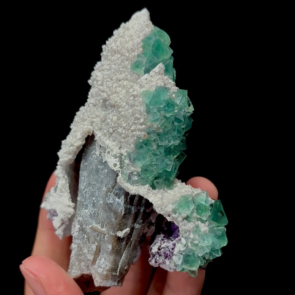 Natural Green Octahedral Fluorite Mineral Specimen,High Quality Specimen,HUANGGANG LIANG,INNER MONGOLIA,CHINA(70*50*105mm) - image 3