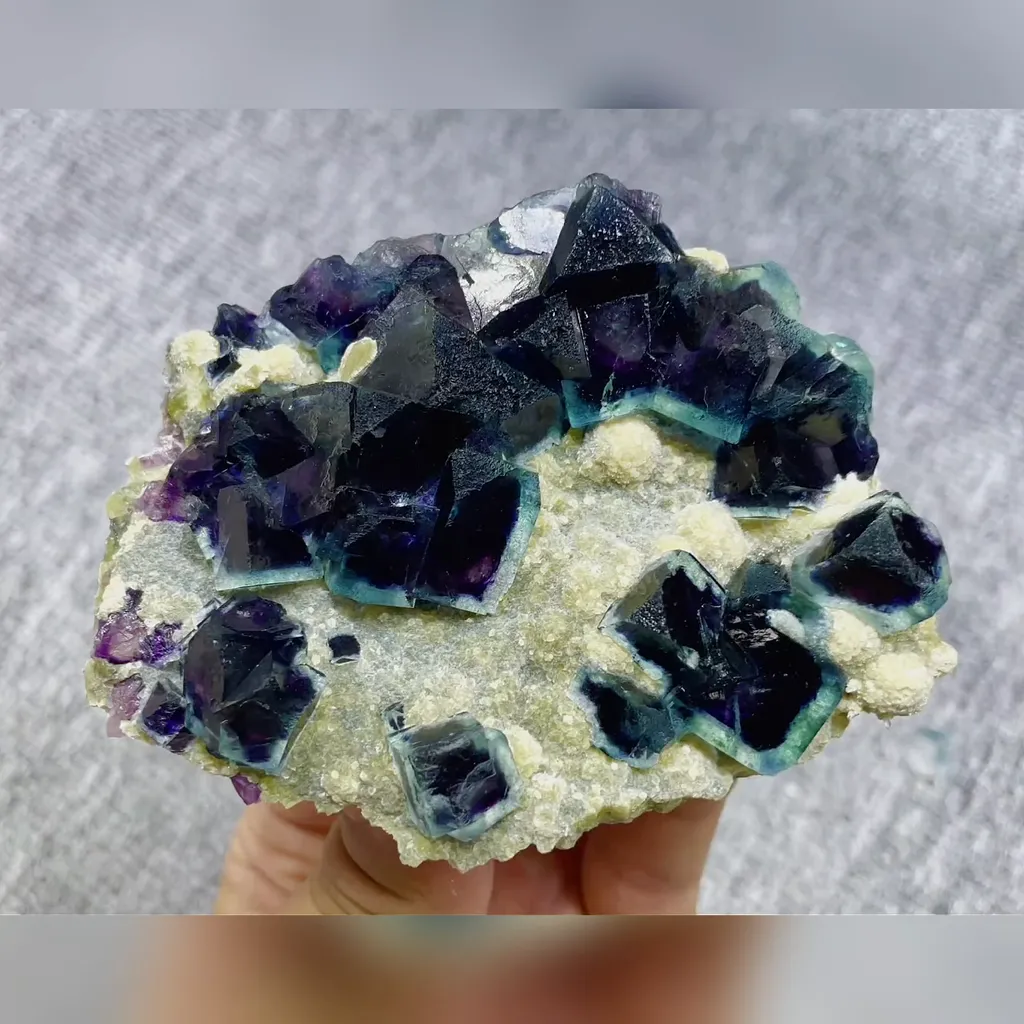 Natural Green Phantom Fluorite and Mica Symbiosis comes from Yindu,Inner Mongolia 95*75*30MM image