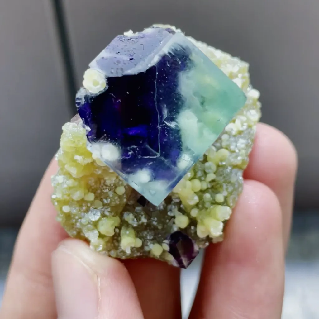 Natural Green Phantom Fluorite and Mica Symbiosis from Yindu,Inner Mongolia 40*35*25MM - image 2