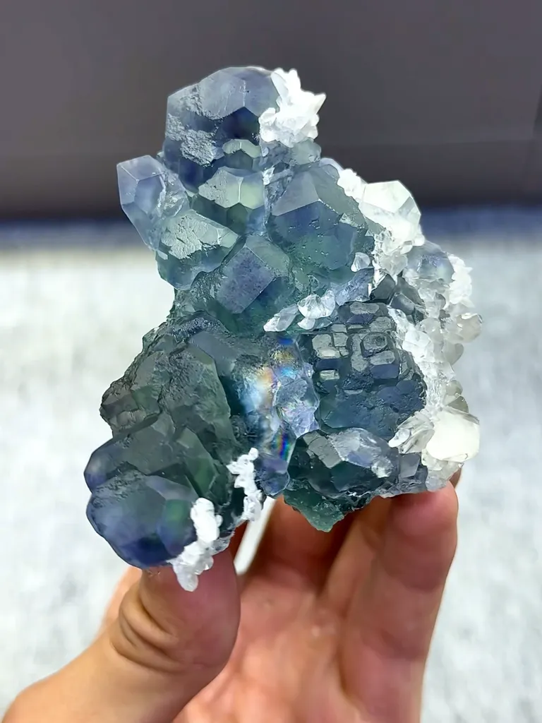 Natural Green Phantom Fluorite  and Quartz Coexist comes from Shizhuyuan，Chenzhou 90*65*30MM - image 2