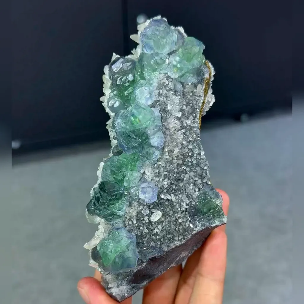 Natural Green Phantom Fluorite and Quartz Symbiosis comes from Fujian,China 140*70*35MM image
