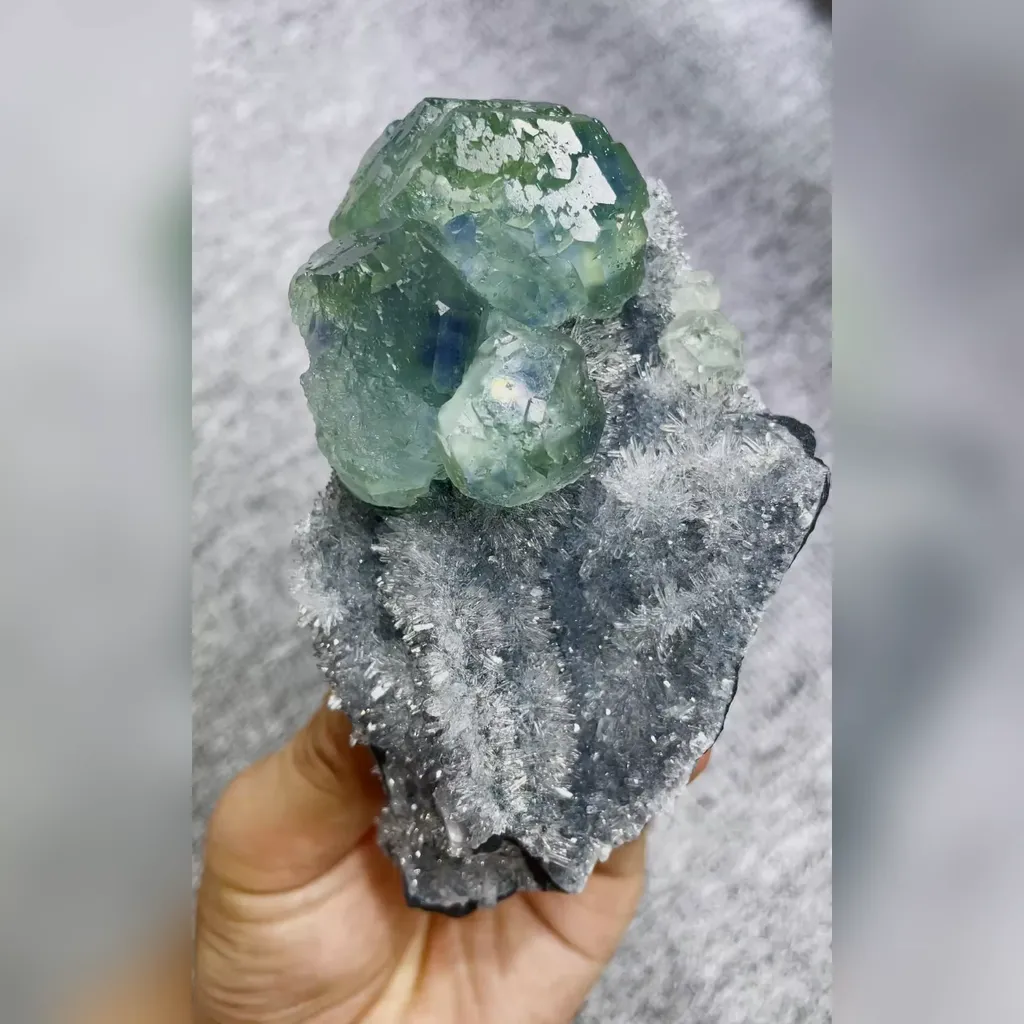 Natural Green Phantom Fluorite and Quartz Symbiosis comes from Fujian,China 70*105*60MM image