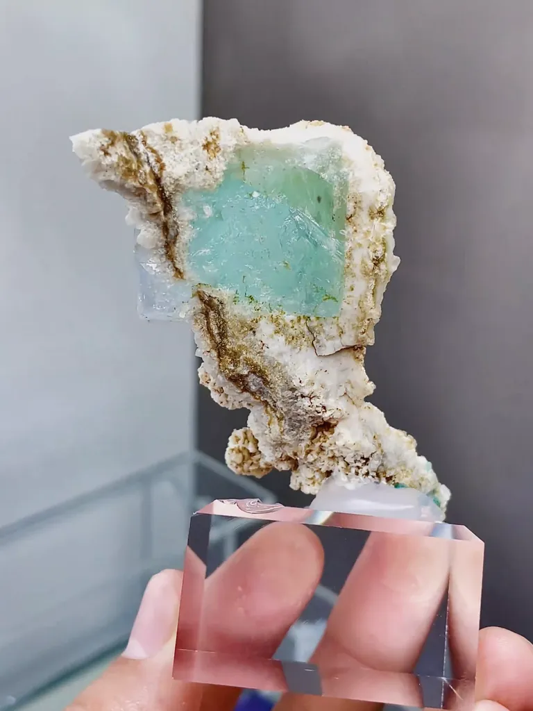 Natural Green Phantom Fluorite comes from Xianghualing,Hunan 45*30*50MM - image 4