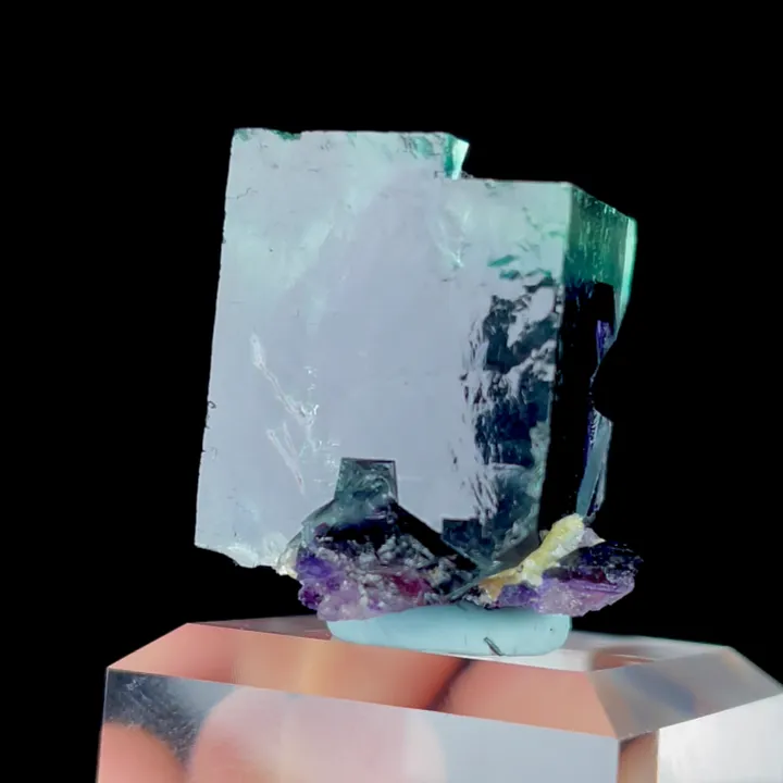 Natural Green Phantom Fluorite, Mineral Specimen: Inner Mongolia,China (20*25*20MM) - image 2