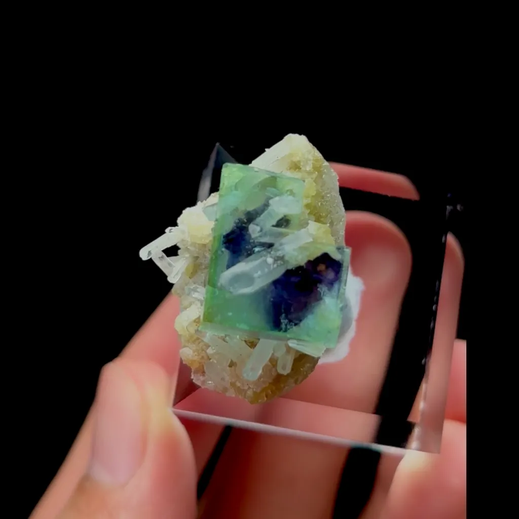 Natural Green Phantom Fluorite Mineral Specimen,High Quality Specimen,YINDU,INNER MONGOLIA,CHINA(27*24*17mm) - image 4