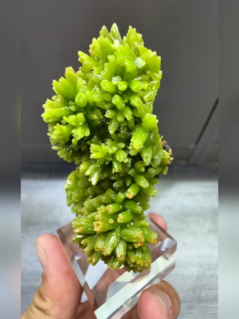 Natural  Green Plumbogummite comes from Guilin,Guangxi 50*25*70MM - image 4