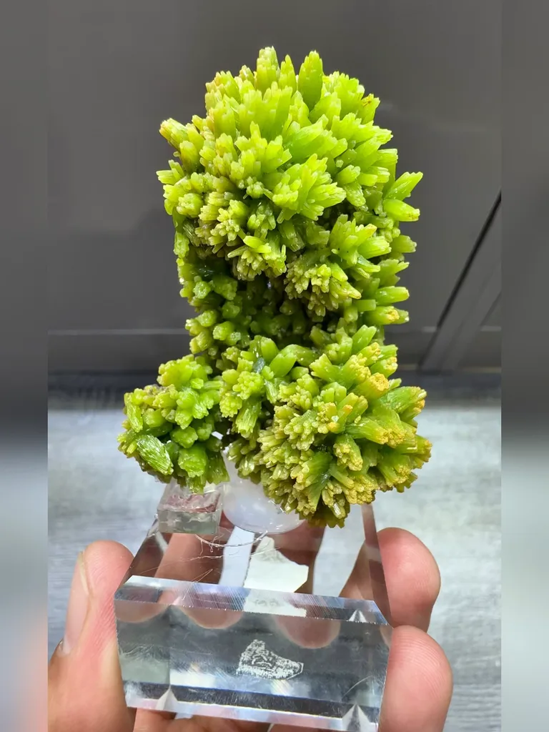 Natural  Green Plumbogummite comes from Guilin,Guangxi 50*25*70MM image