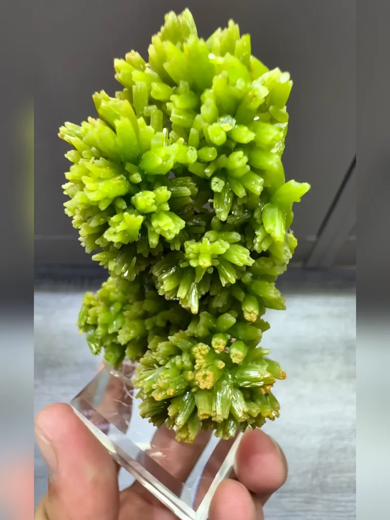 Natural  Green Plumbogummite comes from Guilin,Guangxi 50*25*70MM - image 3