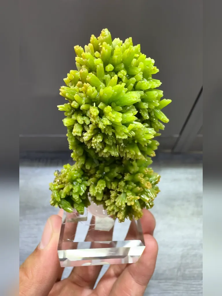 Natural  Green Plumbogummite comes from Guilin,Guangxi 50*25*70MM - image 2