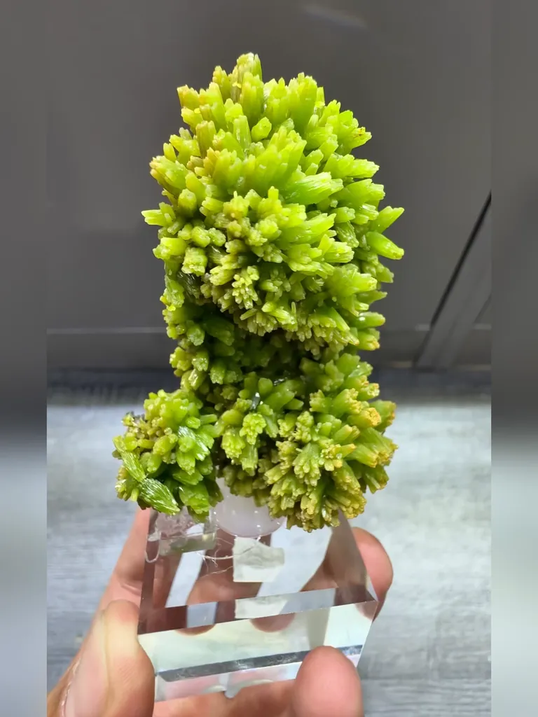 Natural  Green Plumbogummite comes from Guilin,Guangxi 50*25*70MM - image 5