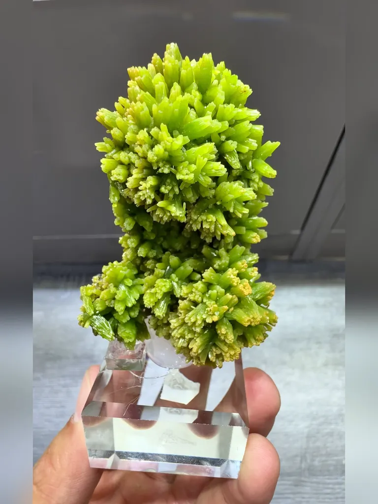 Natural  Green Plumbogummite comes from Guilin,Guangxi 50*25*70MM - image 7