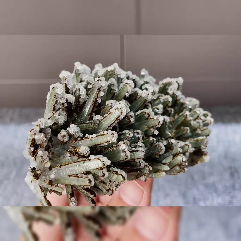 Natural Green Quartz Cluster and Calcite Symbiosis  comes from Shizhuyuan,Hunan 115*75*45MM - image 3