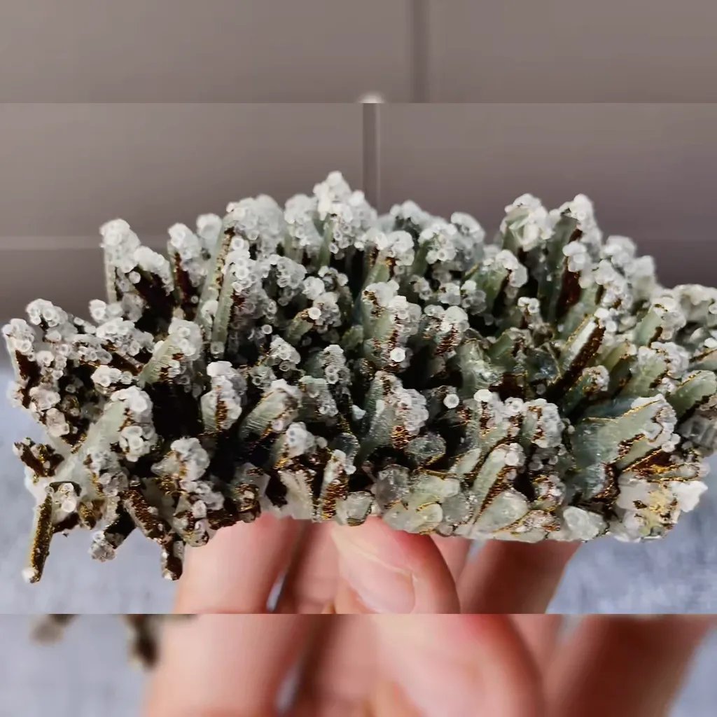Natural Green Quartz Cluster and Calcite Symbiosis  comes from Shizhuyuan,Hunan 115*75*45MM - image 4