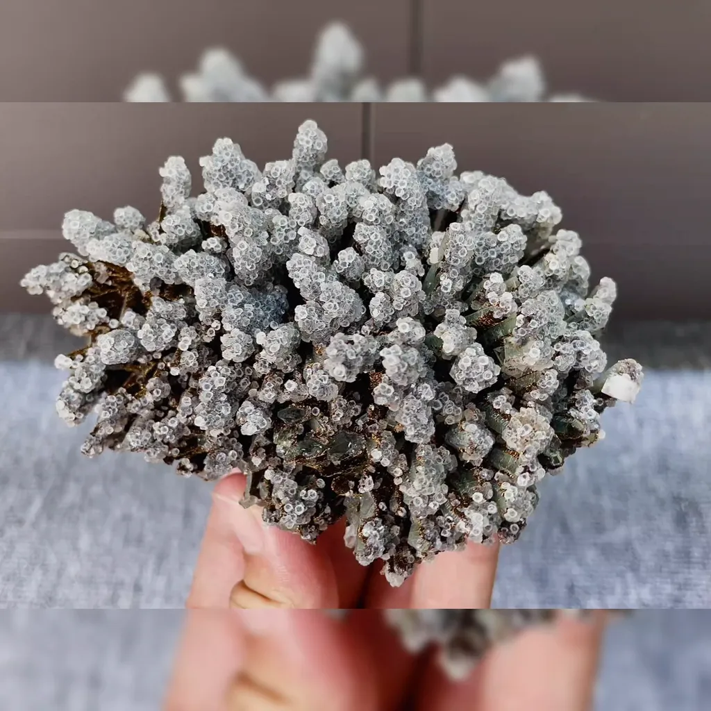 Natural Green Quartz Cluster and Calcite Symbiosis  comes from Shizhuyuan,Hunan 115*75*45MM image