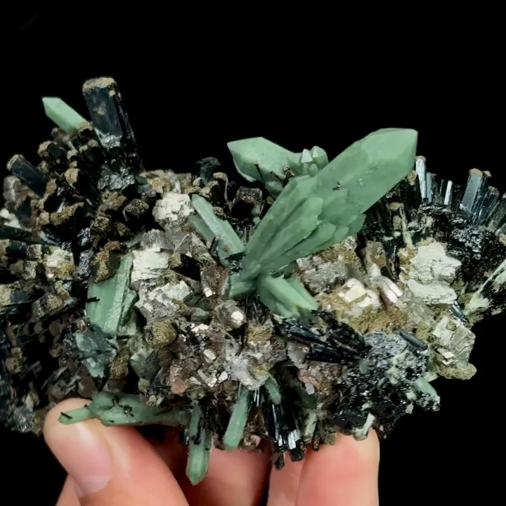 Natural Green Quartz Cluster and Hedenbergite, Mineral Specimen: Inner Mongolia,China (110*65MM) image
