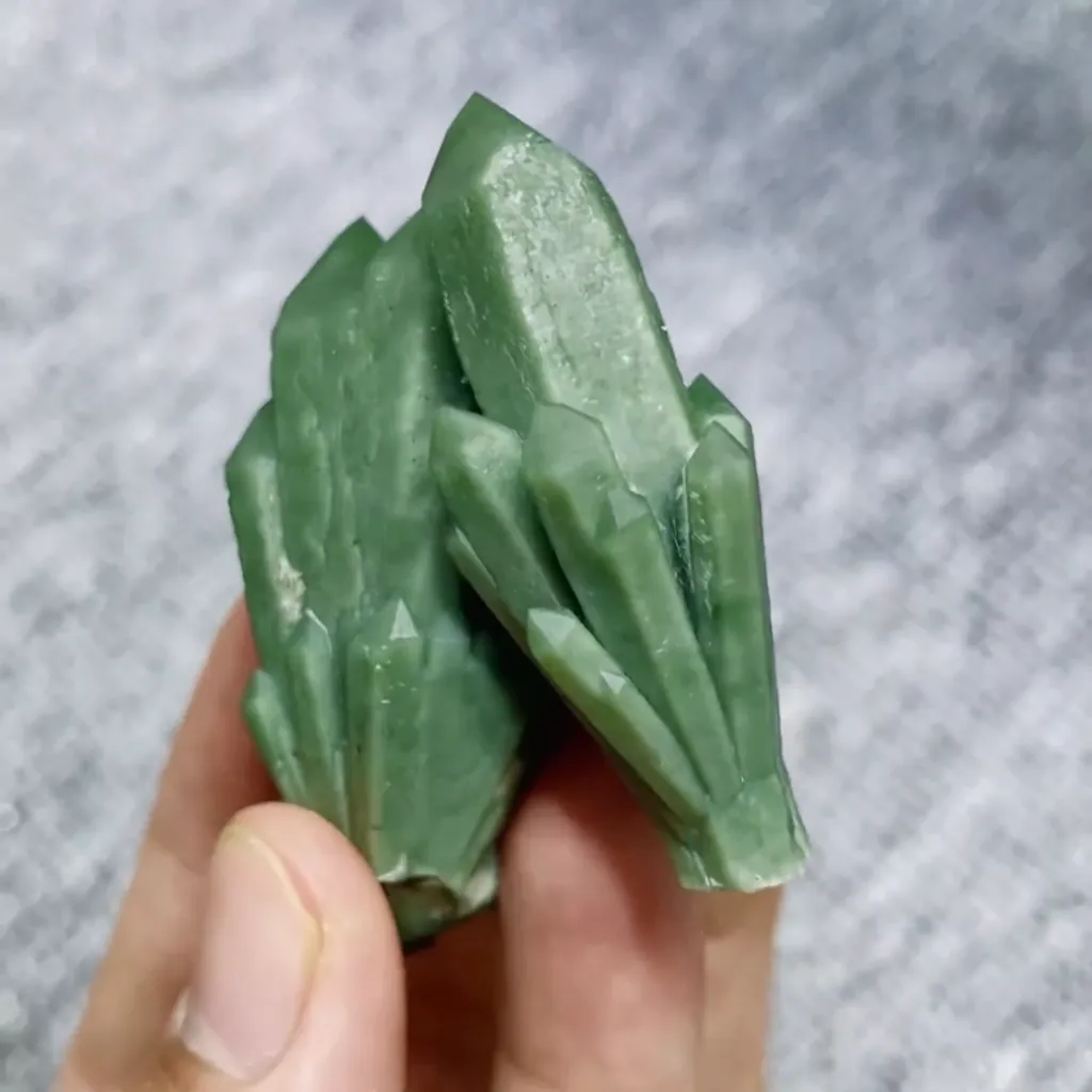 Natural Green Quartz Cluster comes from Inner Mongolia,China 40*45*40MM - image 3