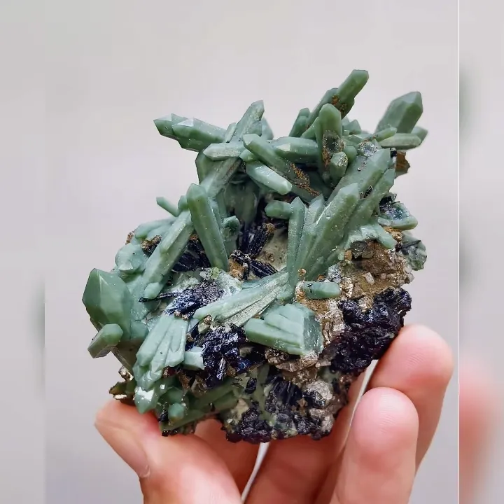 Natural Green Quartz Cluster comes from Inner Mongolia,China 40*80*60MM - image 3