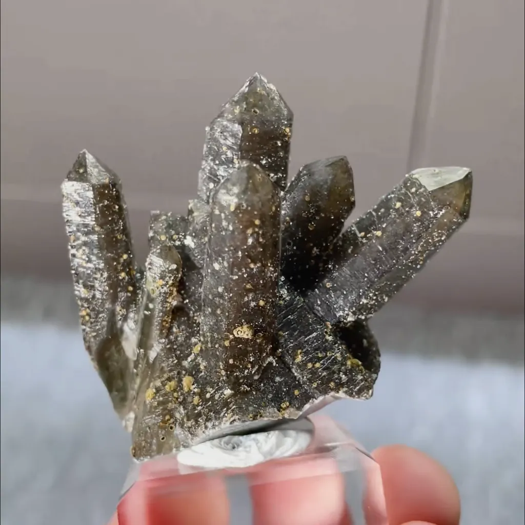 Natural Green Quartz Cluster comes from Inner Mongolia,China 50*25*40MM image