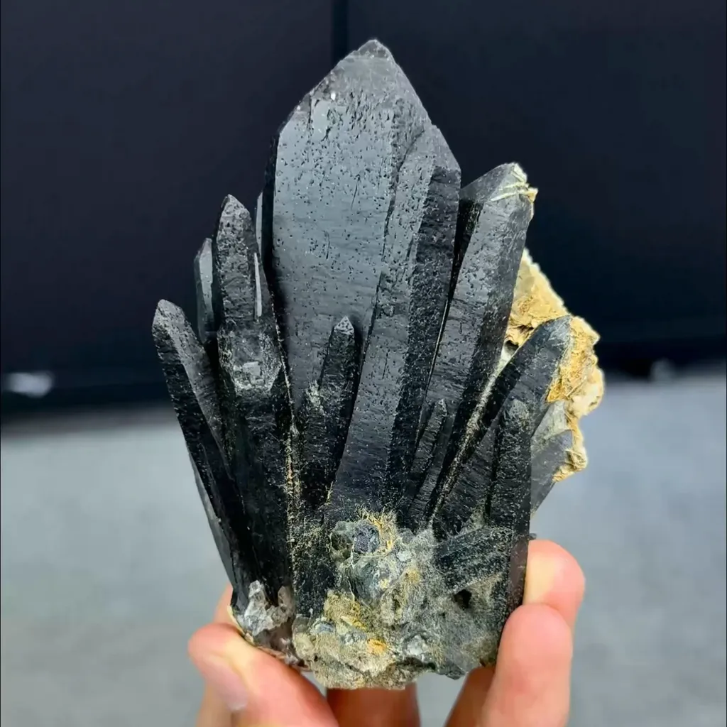 Natural Green Quartz Cluster comes from Inner Mongolia,China 75*105*55MM image