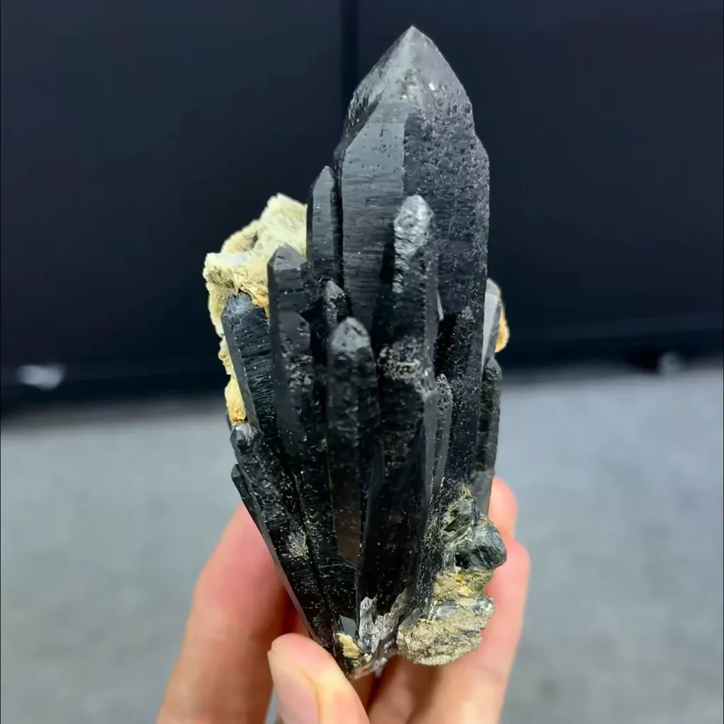 Natural Green Quartz Cluster comes from Inner Mongolia,China 75*105*55MM - image 2