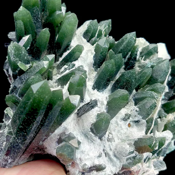 Natural Green Quartz Cluster, Mineral Specimen: Inner Mongolia (145*140*65MM) - image 3