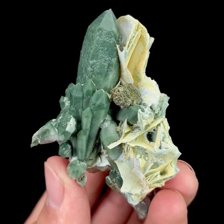 Natural Green Quartz Cluster, Mineral Specimen: Inner Mongolia,China (45*65*35MM) image