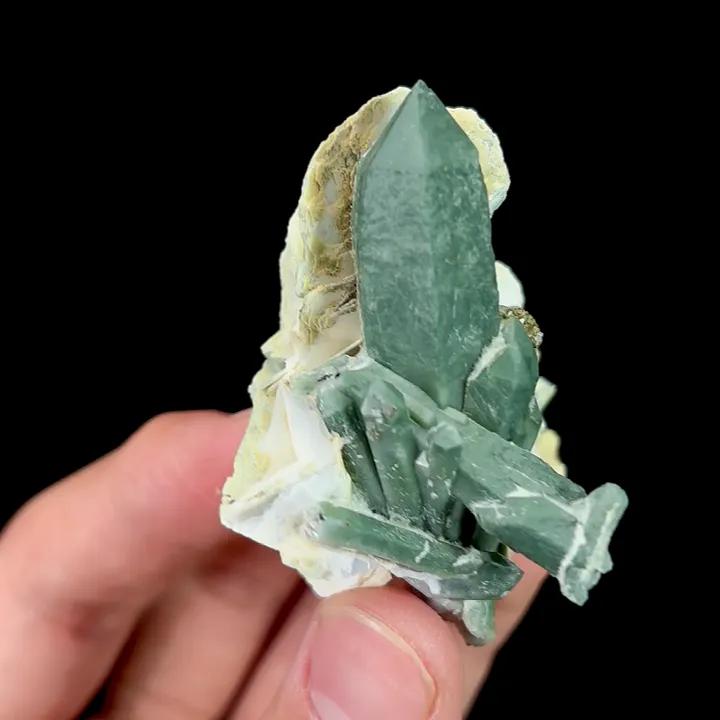 Natural Green Quartz Cluster, Mineral Specimen: Inner Mongolia,China (45*65*35MM) - image 3