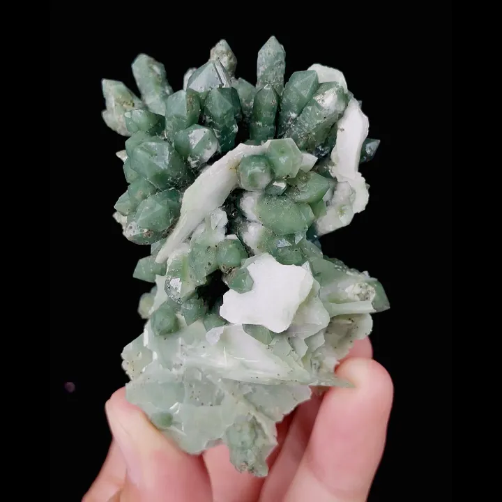 Natural Green Quartz Cluster, Mineral Specimen: Inner Mongolia,China (50*75*40MM) - image 7