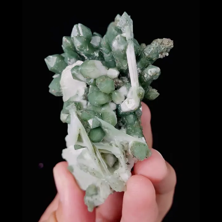 Natural Green Quartz Cluster, Mineral Specimen: Inner Mongolia,China (50*75*40MM) - image 4